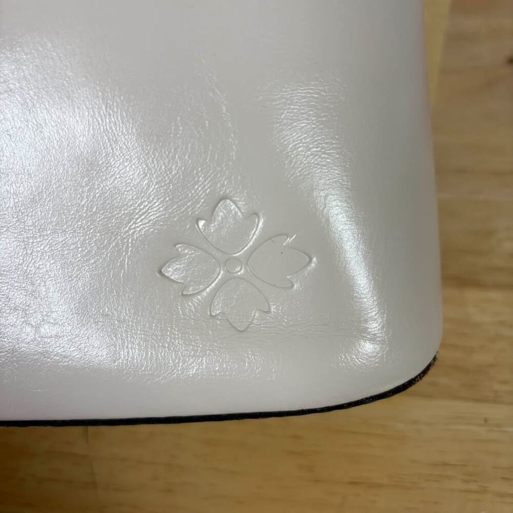 NWT Patricia Nash Cream Leather Shoulder Bag - Picture 9 of 10